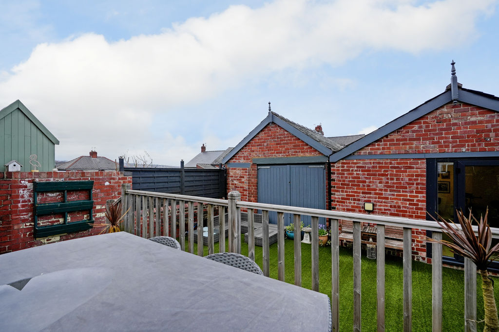 Holmhirst Road
